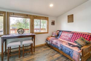 Fish & Hike: Peaceful Cabin on Williamson River