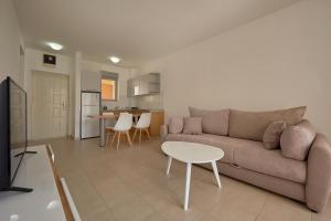 Summer Apartment with pool