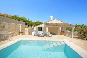 Villa Petroula by Villa Plus