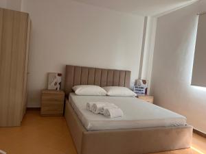 Apartamente me qera Golem