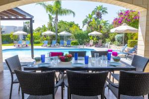 Villa Nicola by Villa Plus