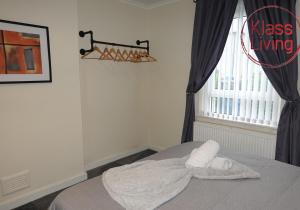 Welsh Drive Apartment by Klass Living Blantyre