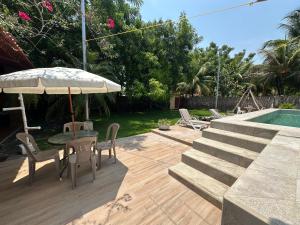 Costa azul para 15 personas con barbacoa y piscina