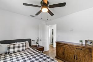 Near Ft Myers Beach Cozy fun 2BD