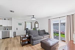 Near Ft Myers Beach Cozy fun 2BD