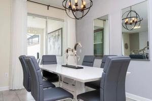 Casa 4Q com Piscina Privativa e Temas Disney