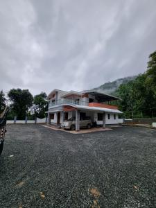 Naduthotty Holiday Home