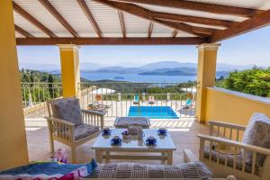 Villa Petrosa by Villa Plus