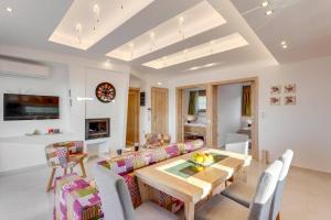 Villa Chrysa by Villa Plus