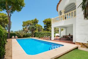 Villa Ciruela by Villa Plus