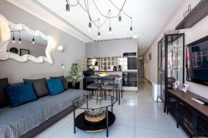 Beachfront Bliss - Tenerife Royal Gardens