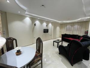 Hadayek Al Ahram 3B, WorkSpace, TV & WiFi