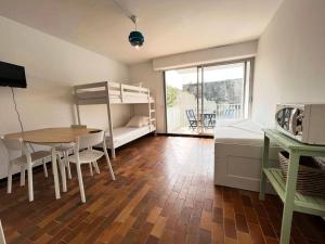 Résidence Le Vidourle - Studio 4 couchages au centre du Grau du Roi MAE-0973