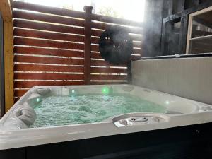 Modern Luxe Cabin! River Fun, Deer, Pool & Firepit