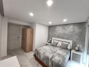 Airbhouse PrĂvate Rooms & Apartments Triana