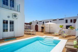 Villa Laurona by Villa Plus