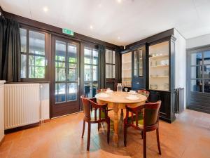 Brabant Mansion for Groups