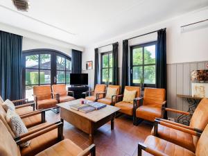 Brabant Mansion for Groups