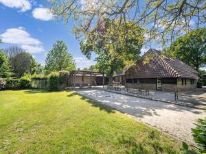 Brabant Mansion for Groups