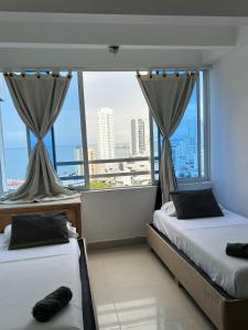 Lovely I bedroom with pool and views