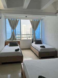 Lovely I bedroom with pool and views