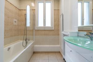 Elegant studio Saint-Dominique