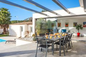 Villa Terre des Vins by Villa Plus