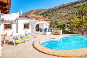 Villa Colbryca by Villa Plus