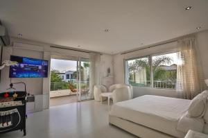 Villa familiale moderne avec piscine