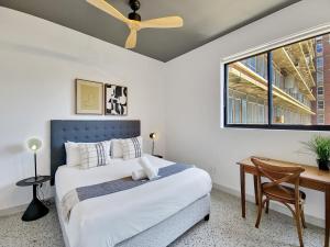 CTICC, secure, hotel type luxury-fast wifi Pool