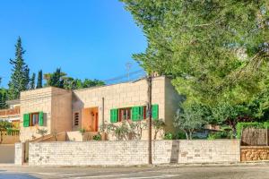 Villa Las Flores by Villa Plus