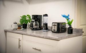 Bancroft Vibes Suite Sleeps 7 Cozy Retreat