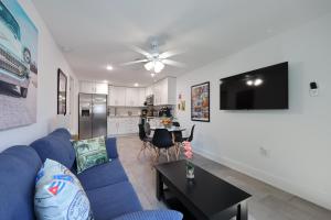 Havana Nights King Bed Sofabed Patio Wi-fi