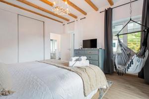 Villa Pomar, By OP