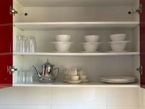 Family Apartment 5 min to Corniche, 2 min to TGV