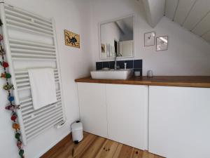 Maisons de vacances Le Moulin borde par l-Aven : photos des chambres