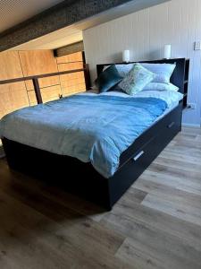 Quiet granny flat with loft bedroom