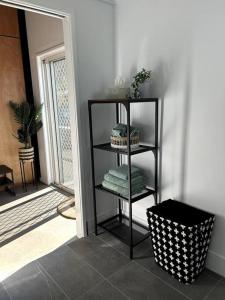 Quiet granny flat with loft bedroom