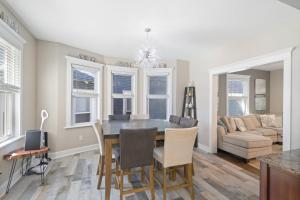 Dazzling Bungalow within 2 Blocks of Beach