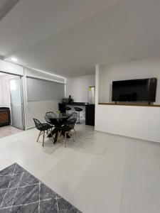 Black & White Lock Off Room