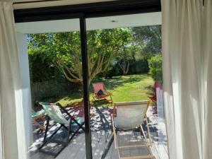Maisons de vacances Maison d-architecte au calme, 9 pers, proche plage, Arzon - FR-1-775-27 : photos des chambres