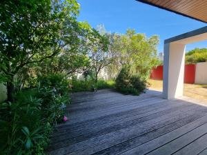 Maisons de vacances Maison d-architecte au calme, 9 pers, proche plage, Arzon - FR-1-775-27 : photos des chambres