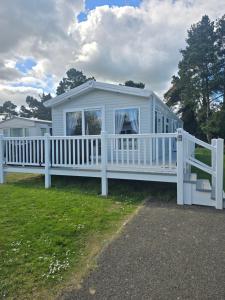Exclusive Gold 3 Bed Luxury Caravan