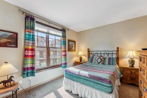 Breckenridge Condo with Sauna & Hot Tub Access