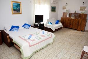 Apartments by the sea Promajna, Makarska - 2588