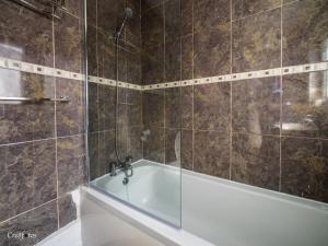 Newlands Lodge Double Room 1