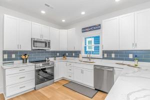 300steps to beach Private Pool Elevator Games Firepit