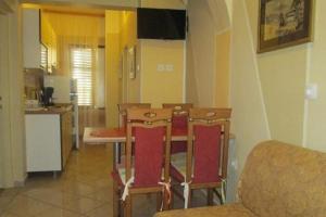 Apartments with parking space Vir - 21512