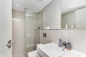 Luxury, modern apartment with rooftop pool