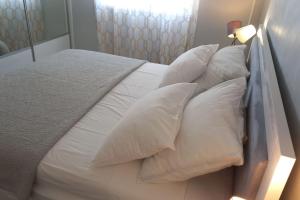 Apartments with parking space Zadar - 22113